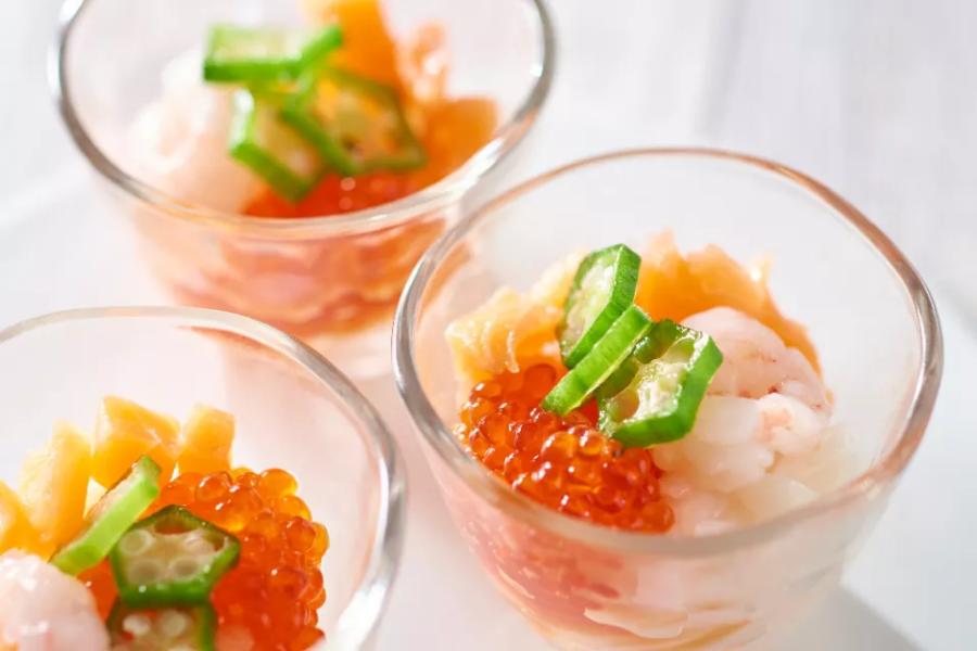 落ち着いたレストランでの和洋朝食イメージ