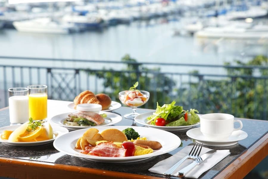 グランドパーク小樽の海を見ながら楽しむお洒落な朝食バイキング