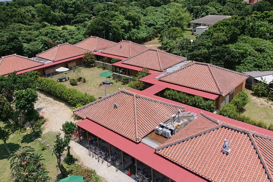 初泊はピースアイランド竹富島を満喫／石垣島のホテルと組合せも可能！