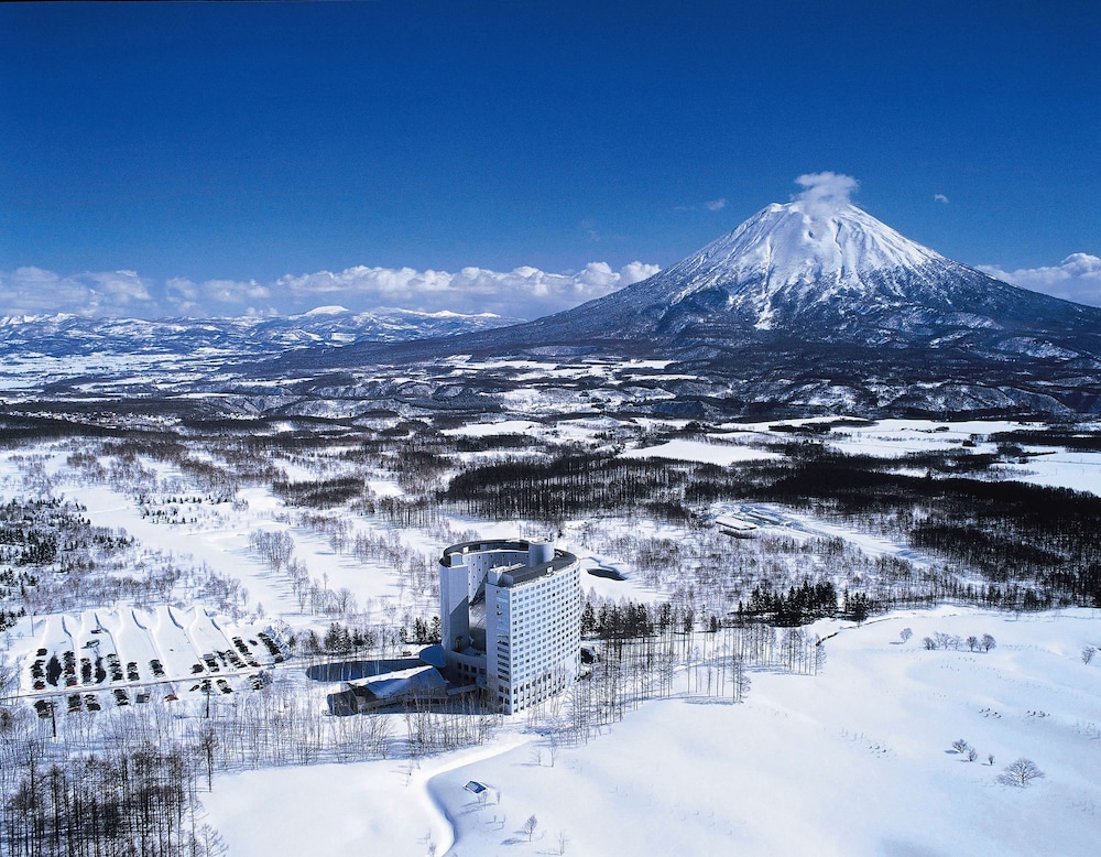 《セール開催中の北海道旅行・北海道ツアー》北海道で人気のリゾートホテル、ヒルトンニセコビレッジ
